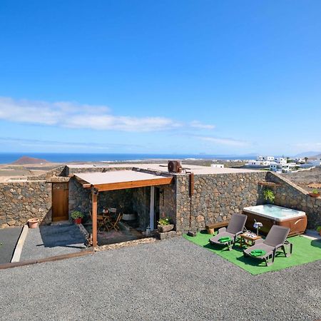 Apartamento Los 4 Nobles Tinajo Dış mekan fotoğraf
