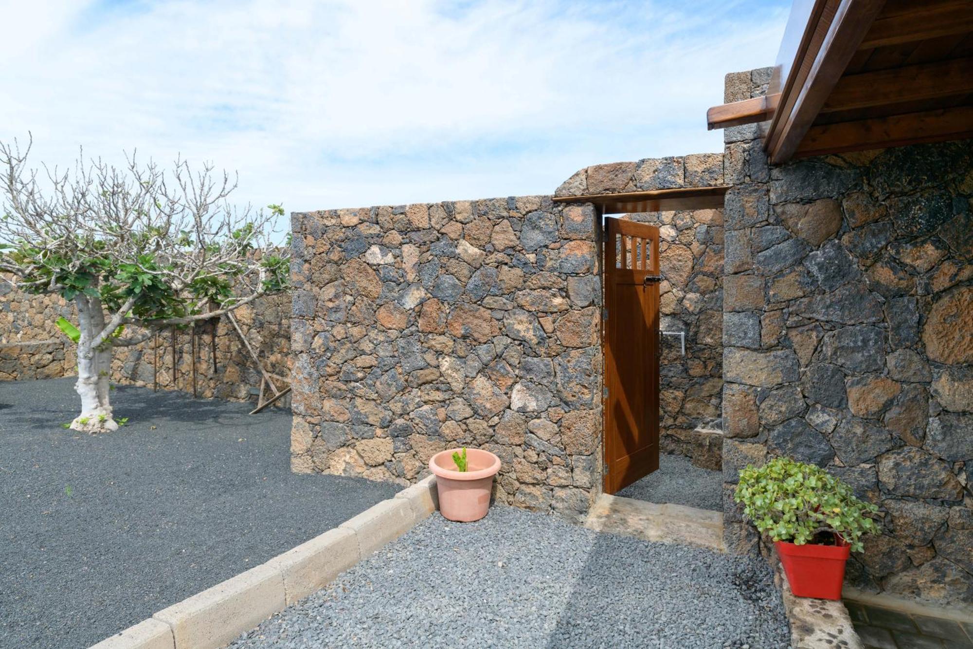 Apartamento Los 4 Nobles Tinajo Dış mekan fotoğraf